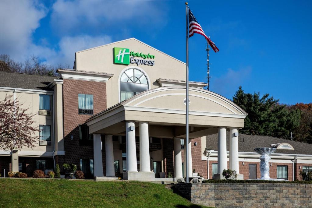 Holiday Inn Express Meadville (I-79 Exit 147a) an IHG Hotel Main image 1